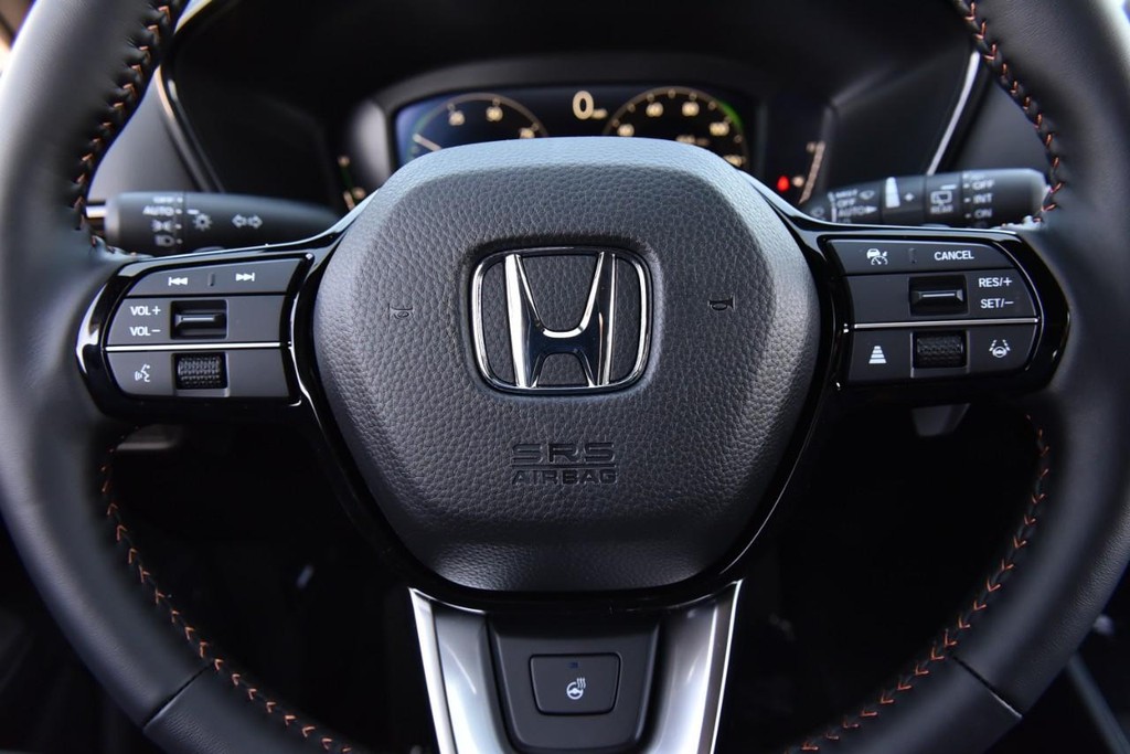 Honda CR-V Hybrid Vehicle Full-screen Gallery Image 21