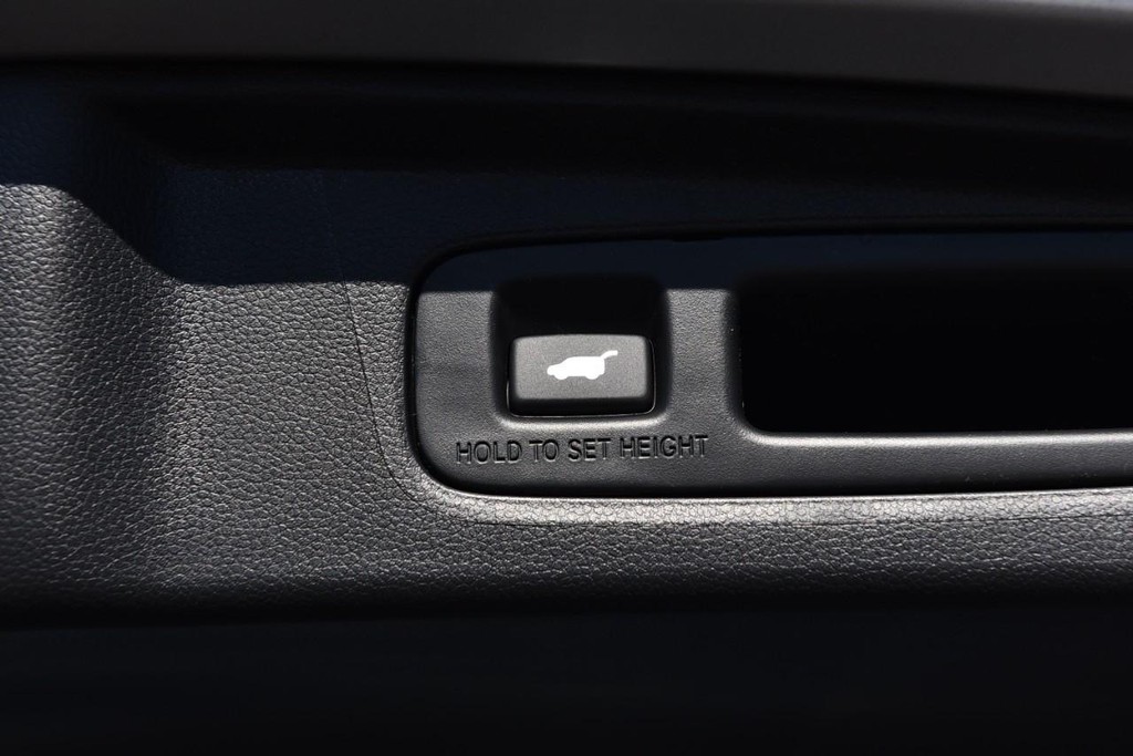 Honda CR-V Hybrid Vehicle Full-screen Gallery Image 29