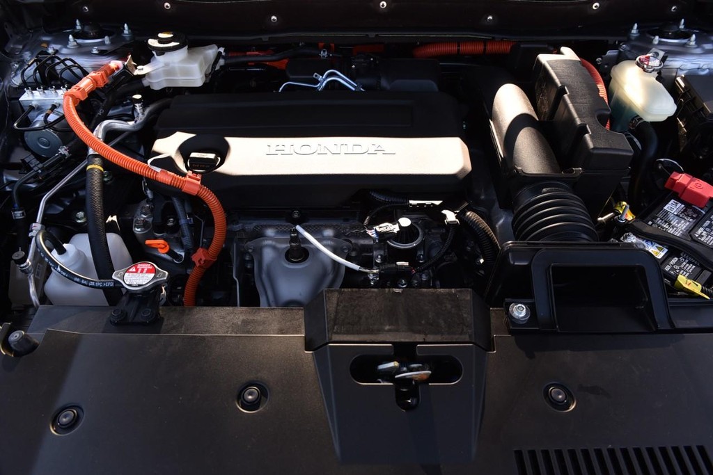 Honda CR-V Hybrid Vehicle Full-screen Gallery Image 30