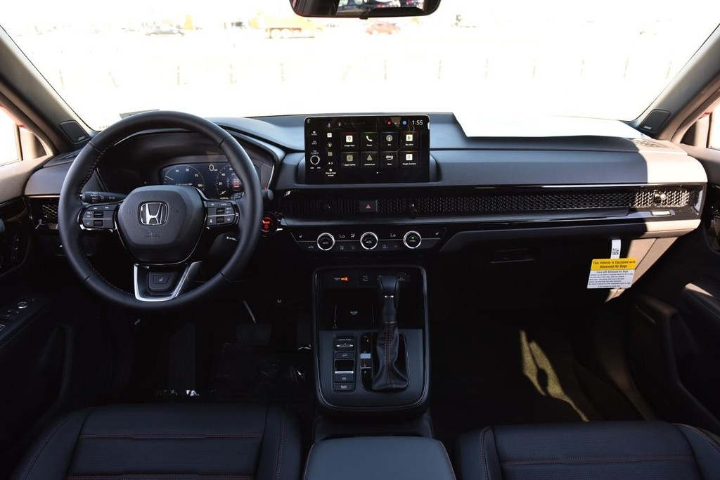 Honda CR-V Hybrid Vehicle Full-screen Gallery Image 7