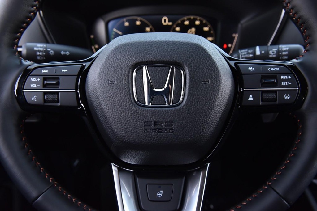 Honda CR-V Hybrid Vehicle Full-screen Gallery Image 21