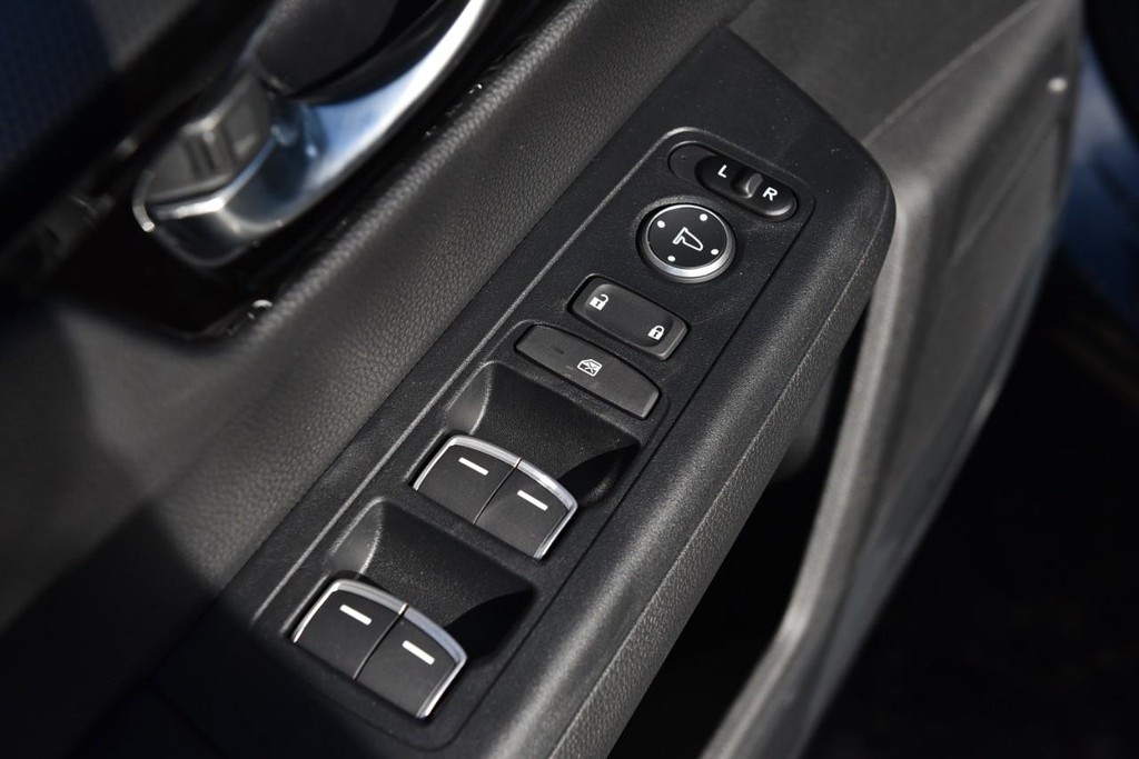 Honda CR-V Hybrid Vehicle Image 08