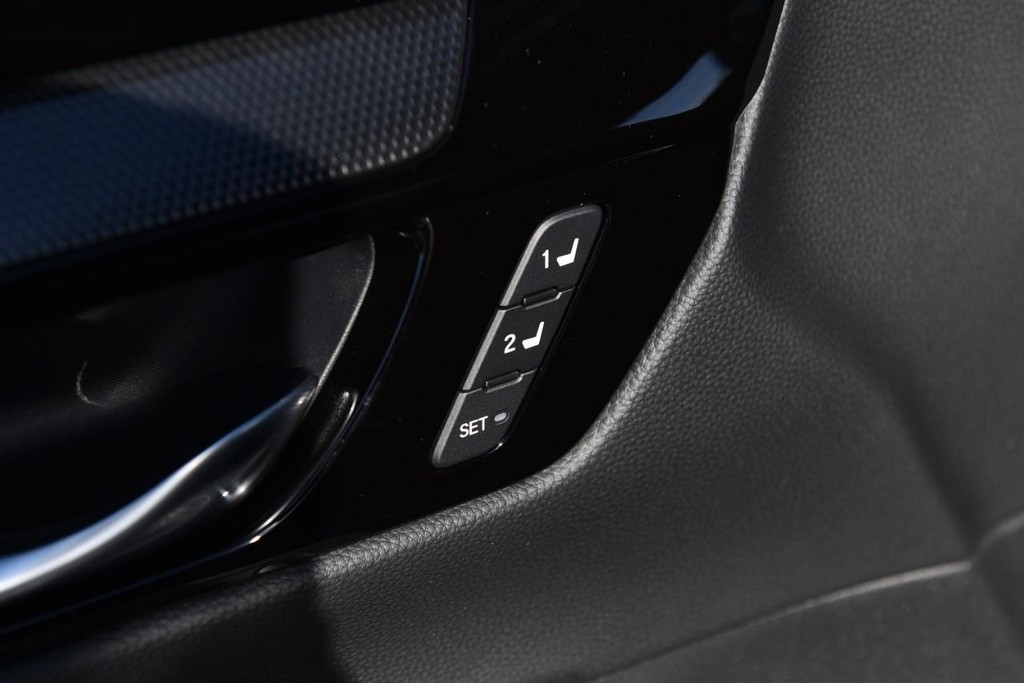 Honda CR-V Hybrid Vehicle Image 09