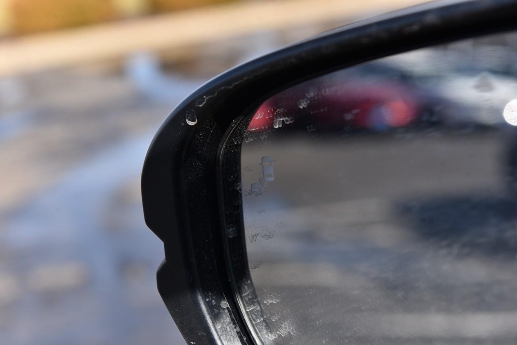 Honda CR-V Hybrid Vehicle Image 10