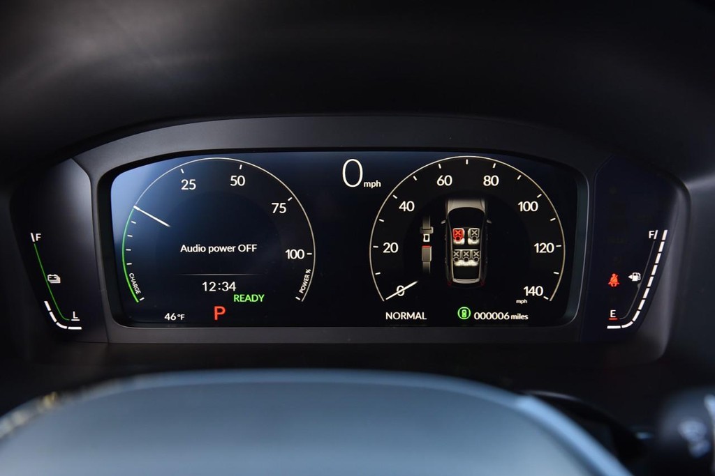Honda CR-V Hybrid Vehicle Image 12