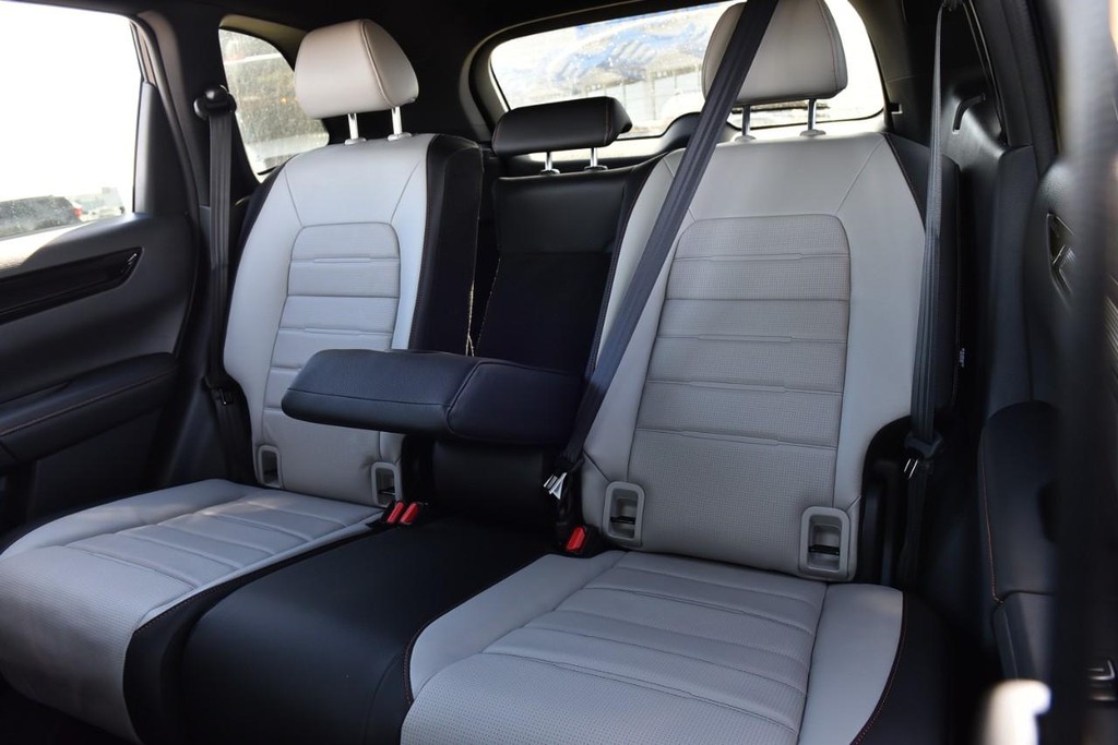 Honda CR-V Hybrid Vehicle Image 25