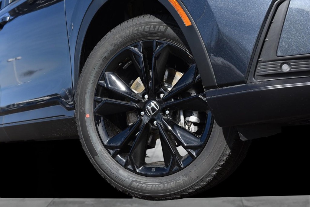 Honda CR-V Hybrid Vehicle Image 03