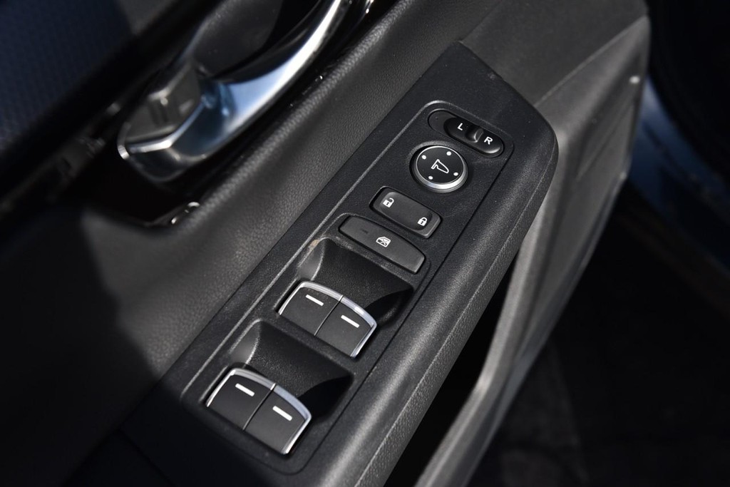 Honda CR-V Hybrid Vehicle Image 08