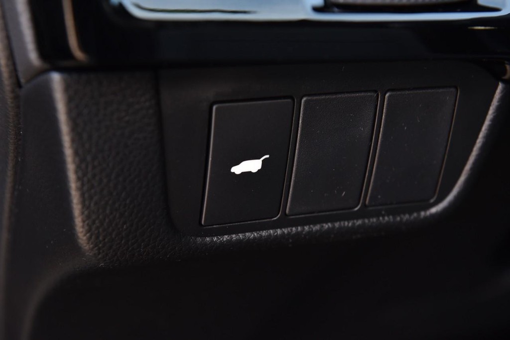 Honda CR-V Hybrid Vehicle Image 11