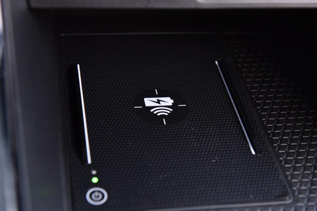 Honda CR-V Hybrid Vehicle Image 18