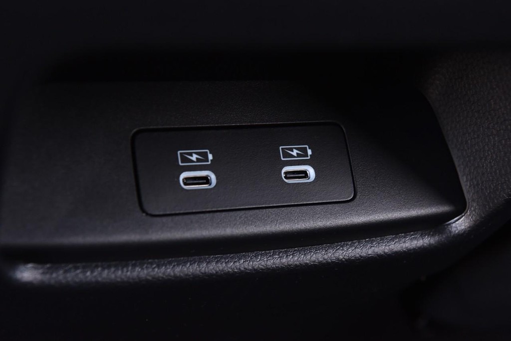 Honda CR-V Hybrid Vehicle Image 27