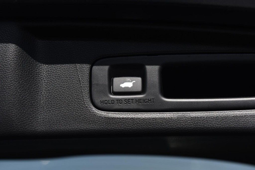 Honda CR-V Hybrid Vehicle Image 29