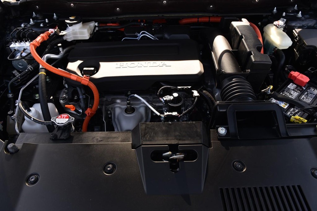 Honda CR-V Hybrid Vehicle Image 30