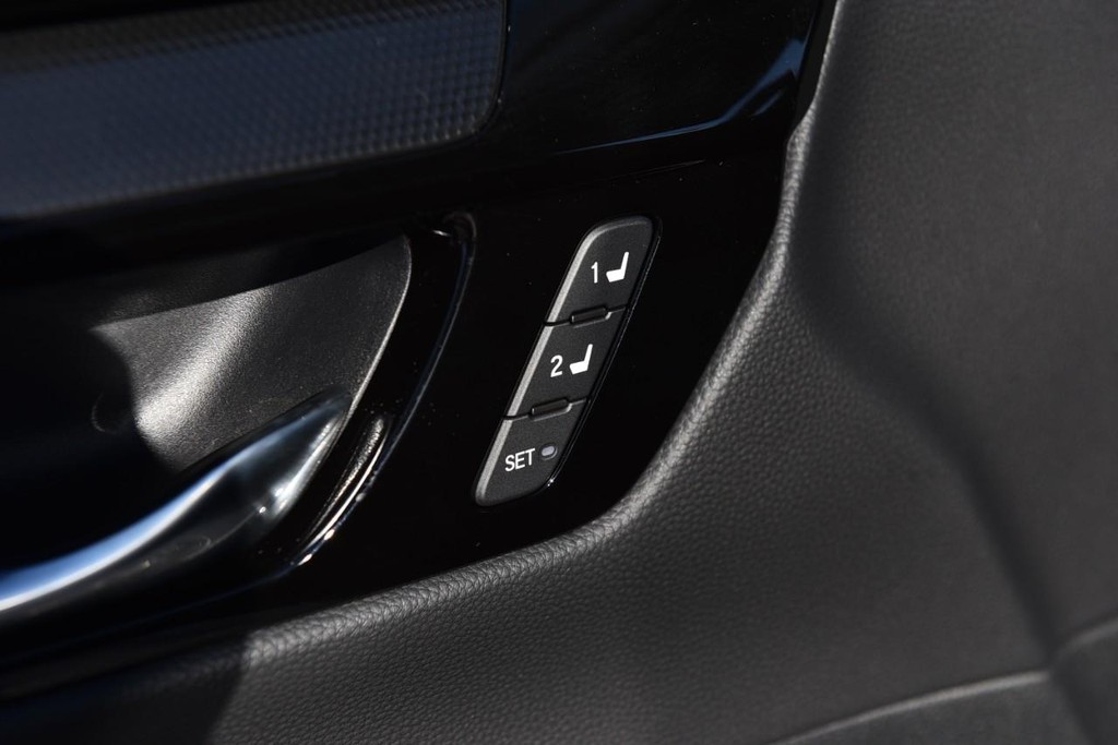 Honda CR-V Hybrid Vehicle Image 09