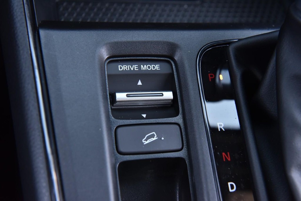 Honda CR-V Hybrid Vehicle Image 19