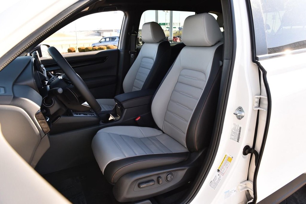 Honda CR-V Hybrid Vehicle Image 22