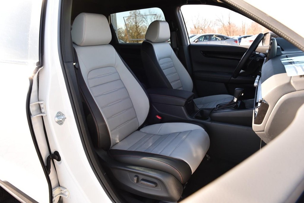 Honda CR-V Hybrid Vehicle Image 23