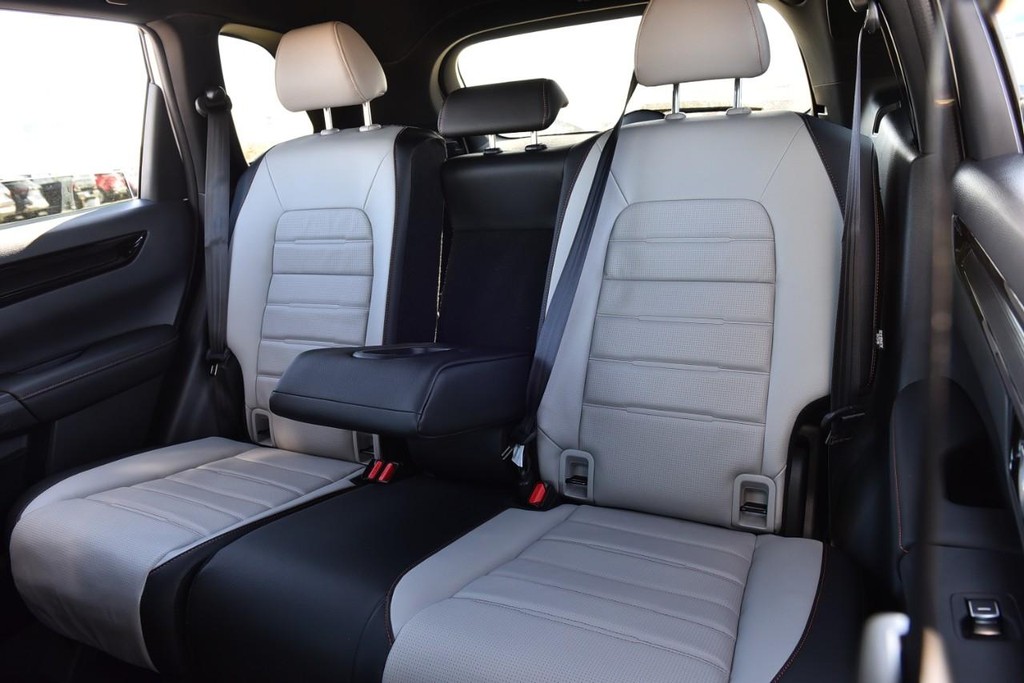 Honda CR-V Hybrid Vehicle Image 25