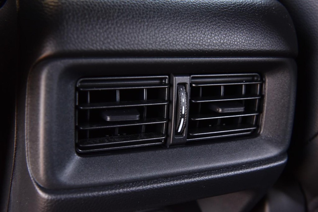 Honda CR-V Hybrid Vehicle Image 26