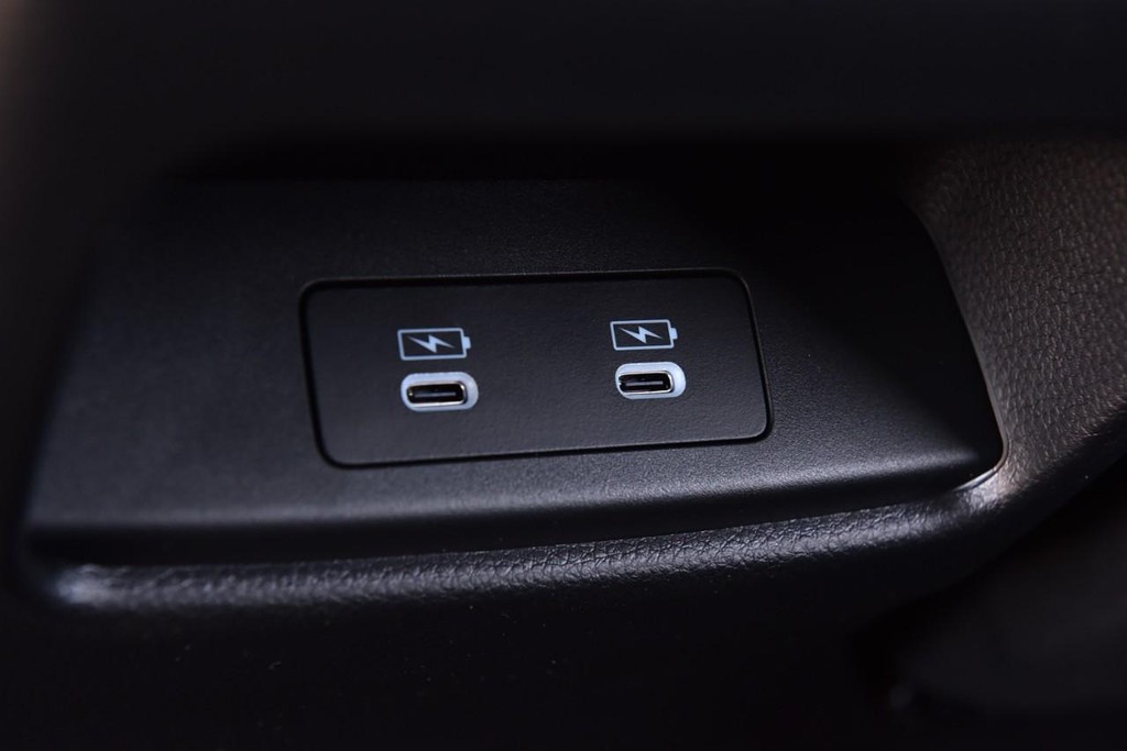 Honda CR-V Hybrid Vehicle Image 27