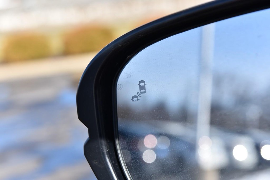 Honda CR-V Hybrid Vehicle Image 10