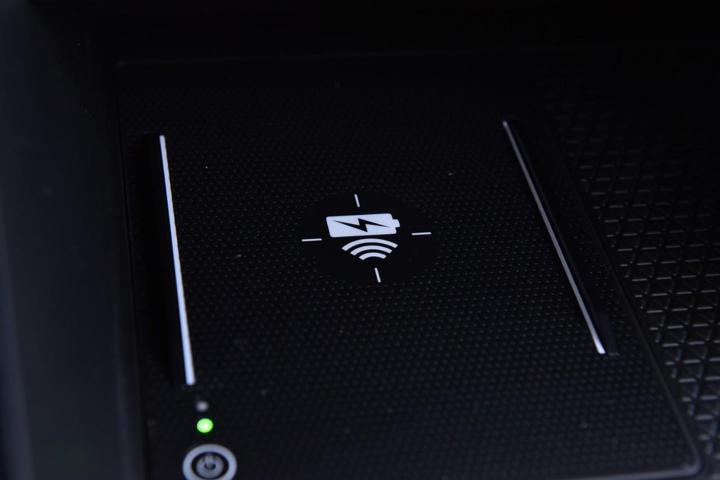 Honda CR-V Hybrid Vehicle Image 18