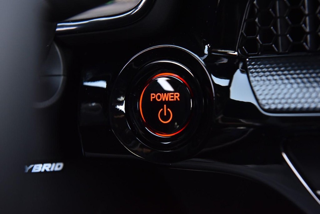 Honda CR-V Hybrid Vehicle Image 20