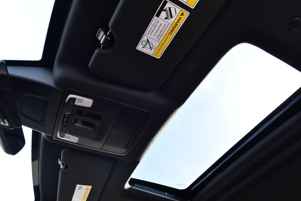 Honda CR-V Hybrid Vehicle Image 24