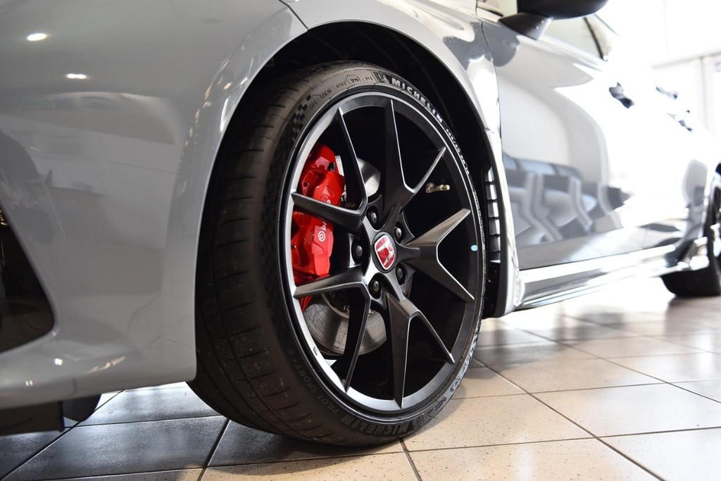 Honda Civic Type R Vehicle Image 04