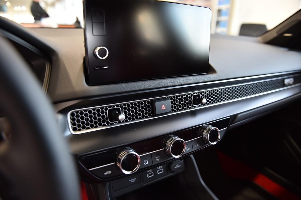 Honda Civic Type R Vehicle Image 12