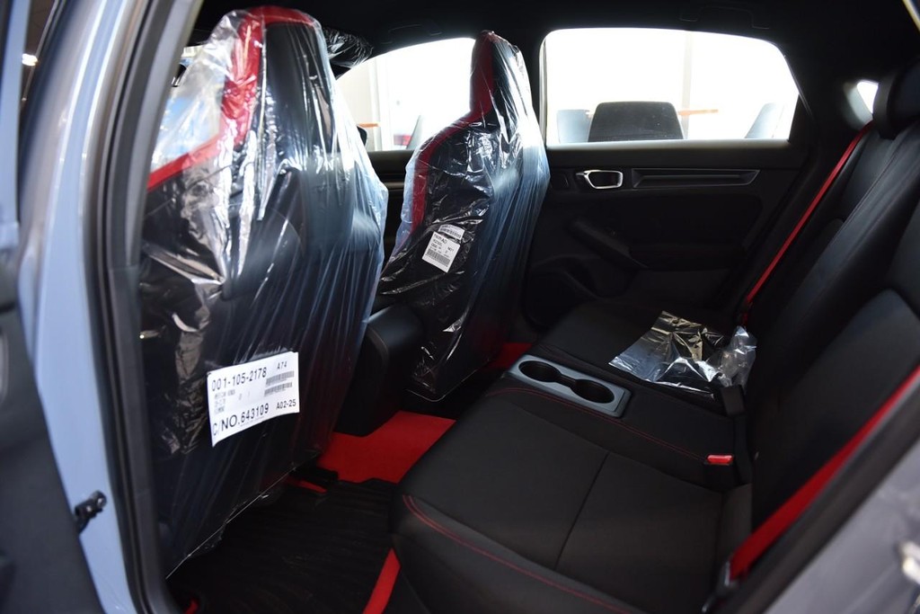 Honda Civic Type R Vehicle Image 14