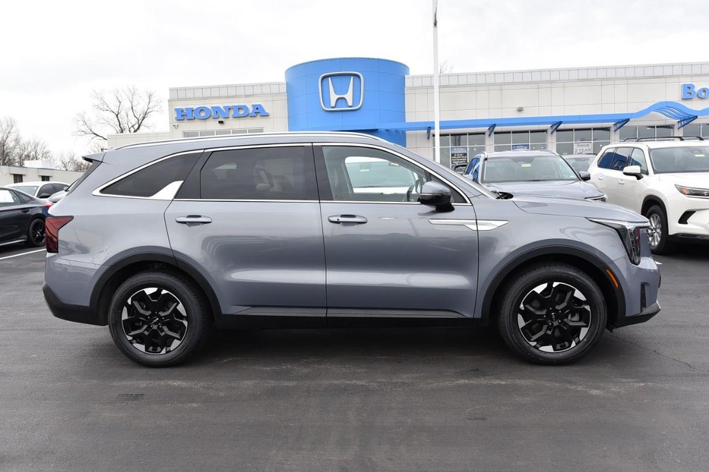 Kia Sorento Vehicle Image 05