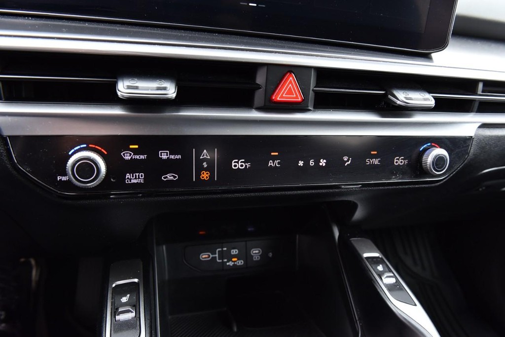 Kia Sorento Vehicle Image 14