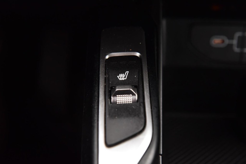 Kia Sorento Vehicle Image 16