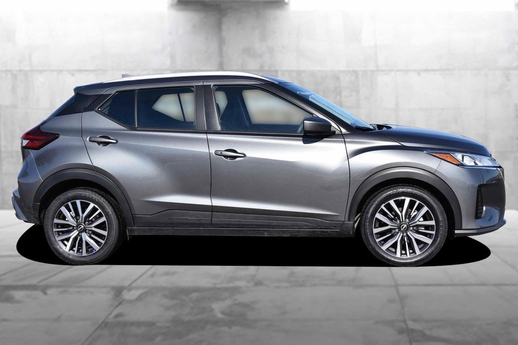 Nissan Kicks Vehicle Image 05