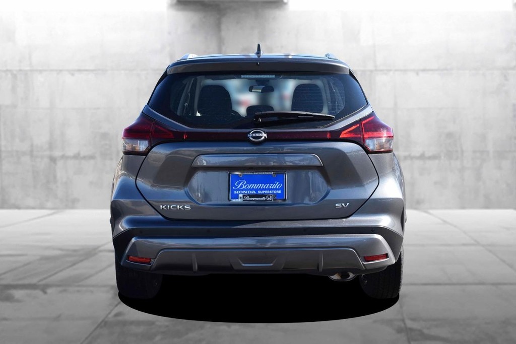 Nissan Kicks Vehicle Image 06