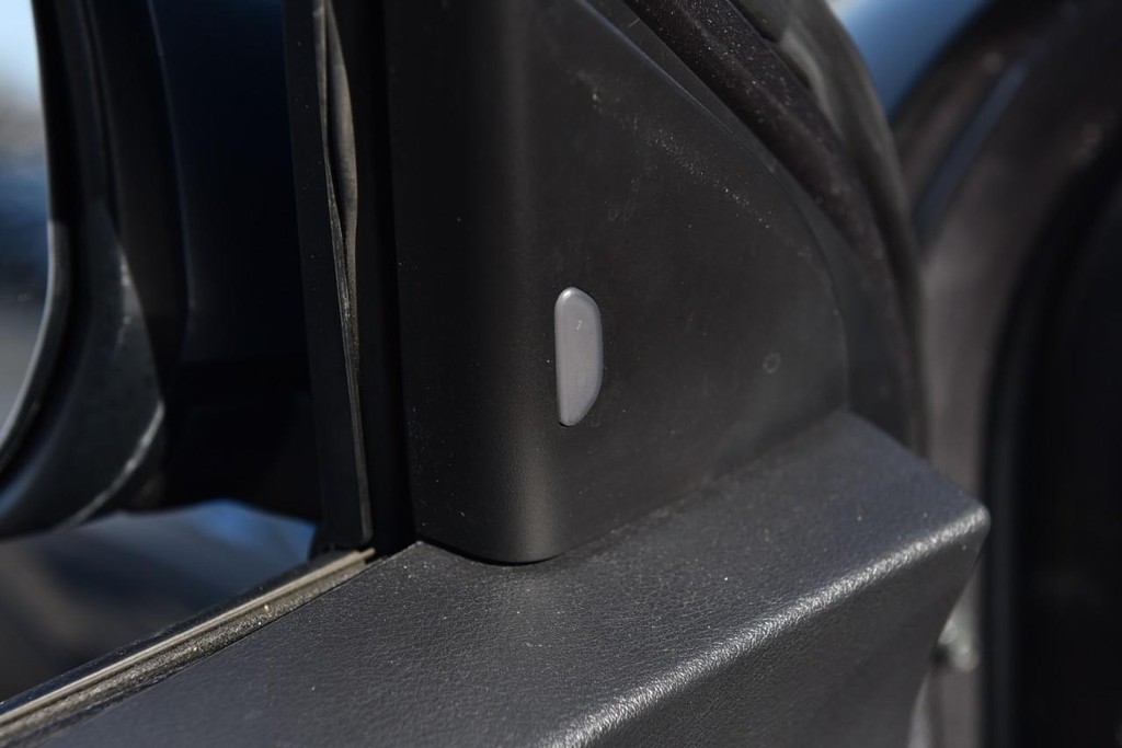 Nissan Kicks Vehicle Image 09