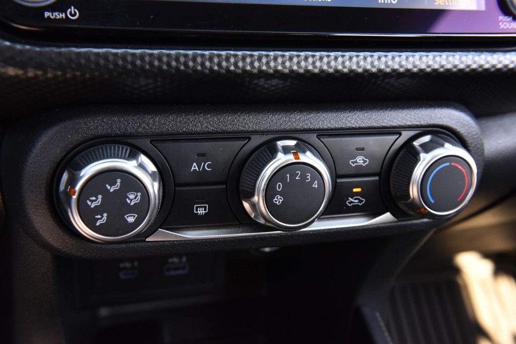 Nissan Kicks Vehicle Image 13