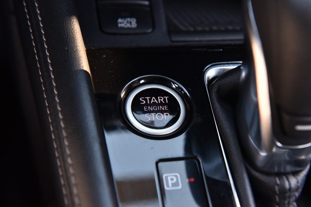 Nissan Kicks Vehicle Image 15