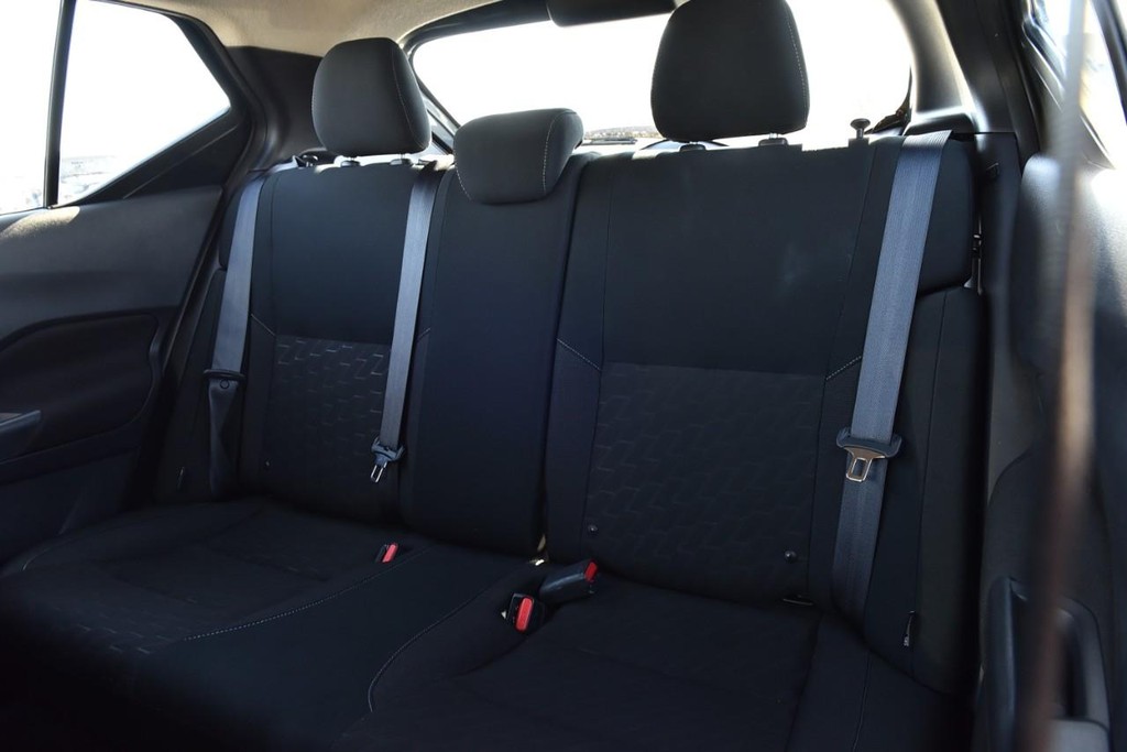 Nissan Kicks Vehicle Image 19