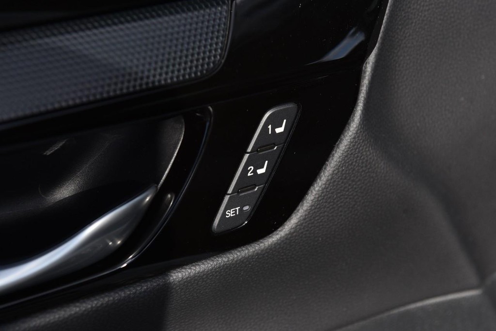 Honda CR-V Vehicle Image 09