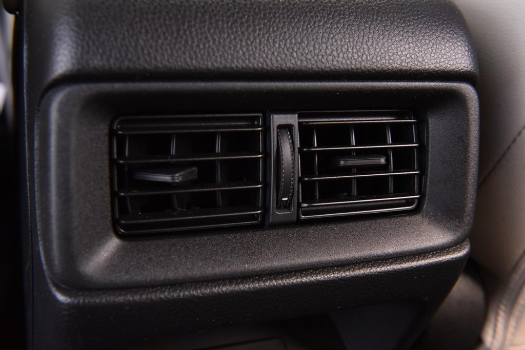 Honda CR-V Vehicle Image 26