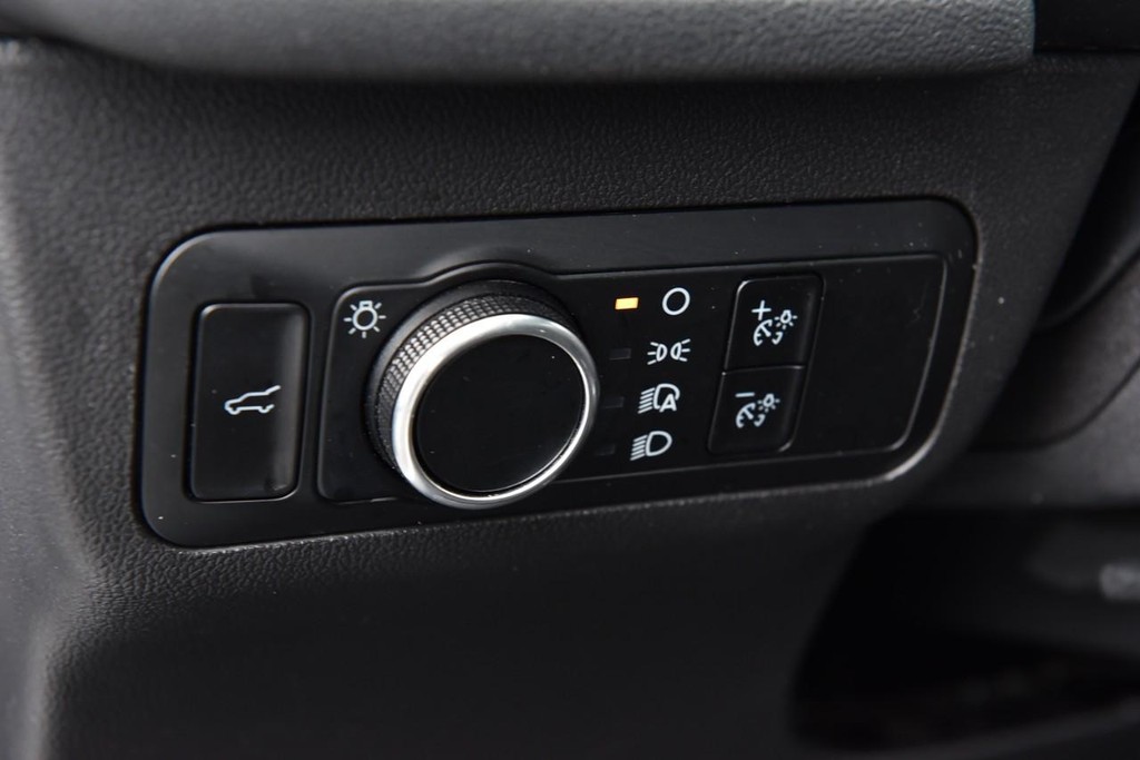 Ford Escape Vehicle Image 10