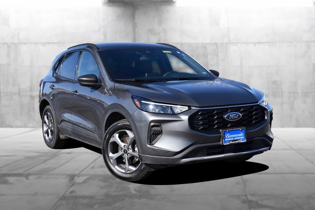 Ford Escape Vehicle Image 02