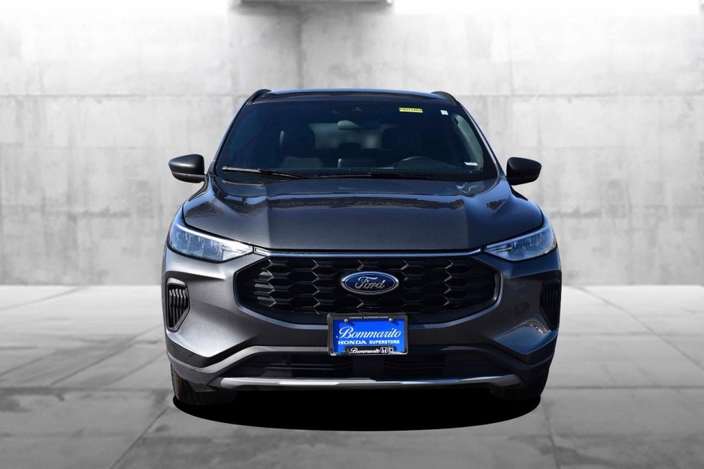 Ford Escape Vehicle Image 04