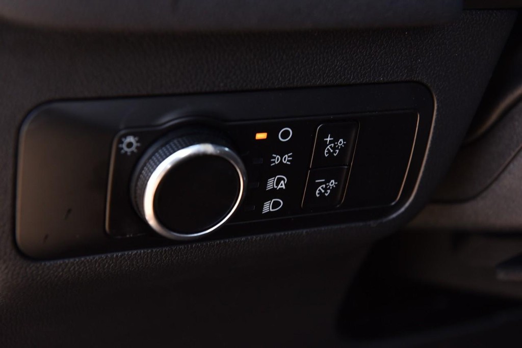 Ford Escape Vehicle Image 10