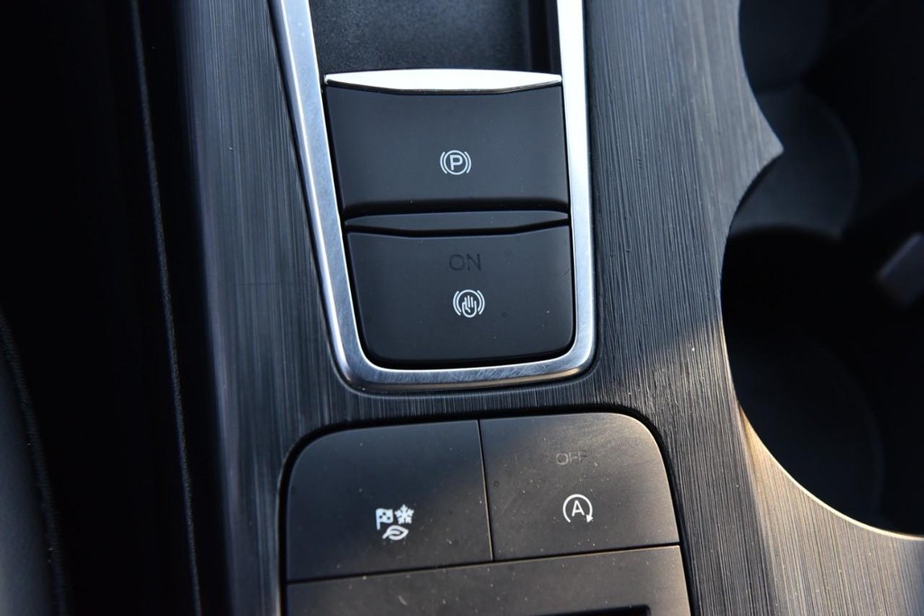 Ford Escape Vehicle Image 17