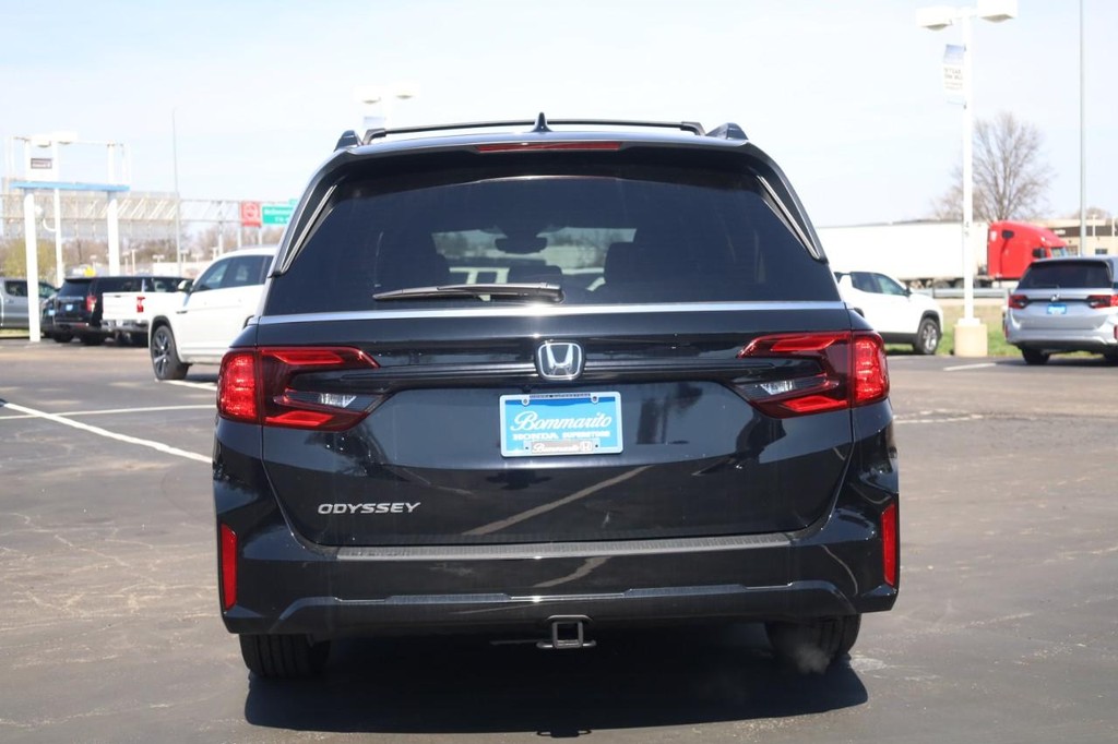Honda Odyssey Vehicle Full-screen Gallery Image 5