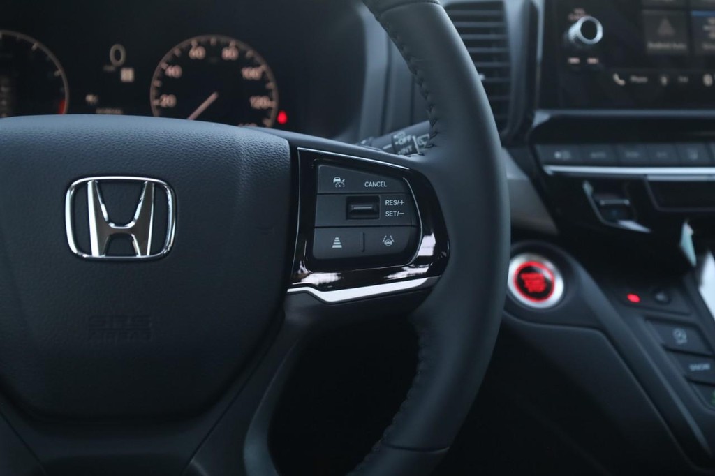 Honda Odyssey Vehicle Full-screen Gallery Image 8