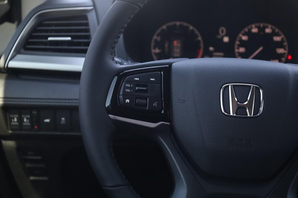 Honda Odyssey Vehicle Full-screen Gallery Image 9